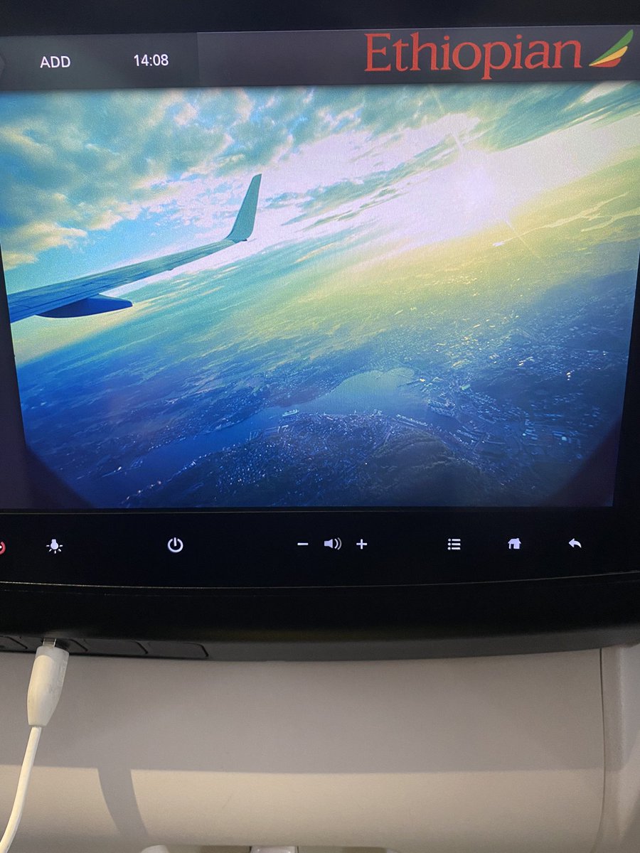 Langeby89's tweet photo. Fløy Oslo - Sør Afrika med etihopian airlines. Startskjermen på alle fly var like og faktisk en norsk by. Noen som ser hvilken by? https://t.co/7t2sUODaxn