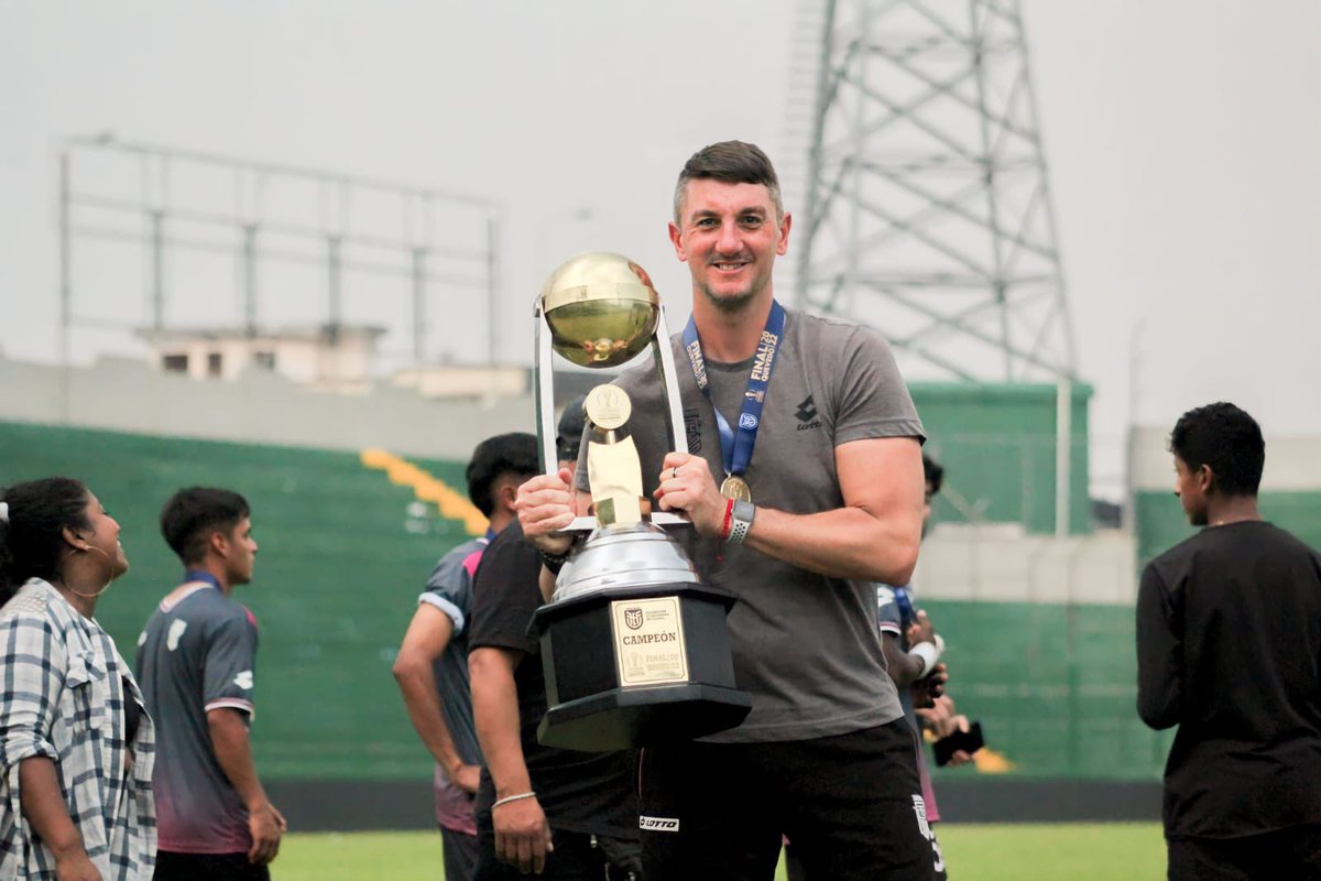 Corengia_DT's tweet photo. Primero el Ascenso! Luego Campeones 2022! Ahora ambición en lo que viene! Gracias!! https://t.co/bSP0eGM0al