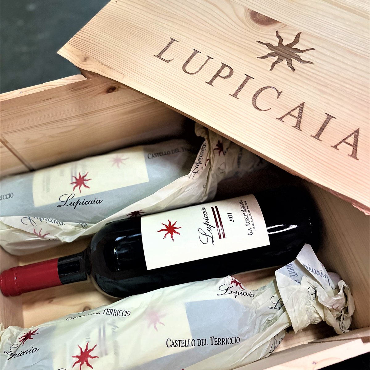 Sunday Sipper: Alluring Lupicaia | Exclusively at Benchmark

Shop now: bit.ly/3pGom5y