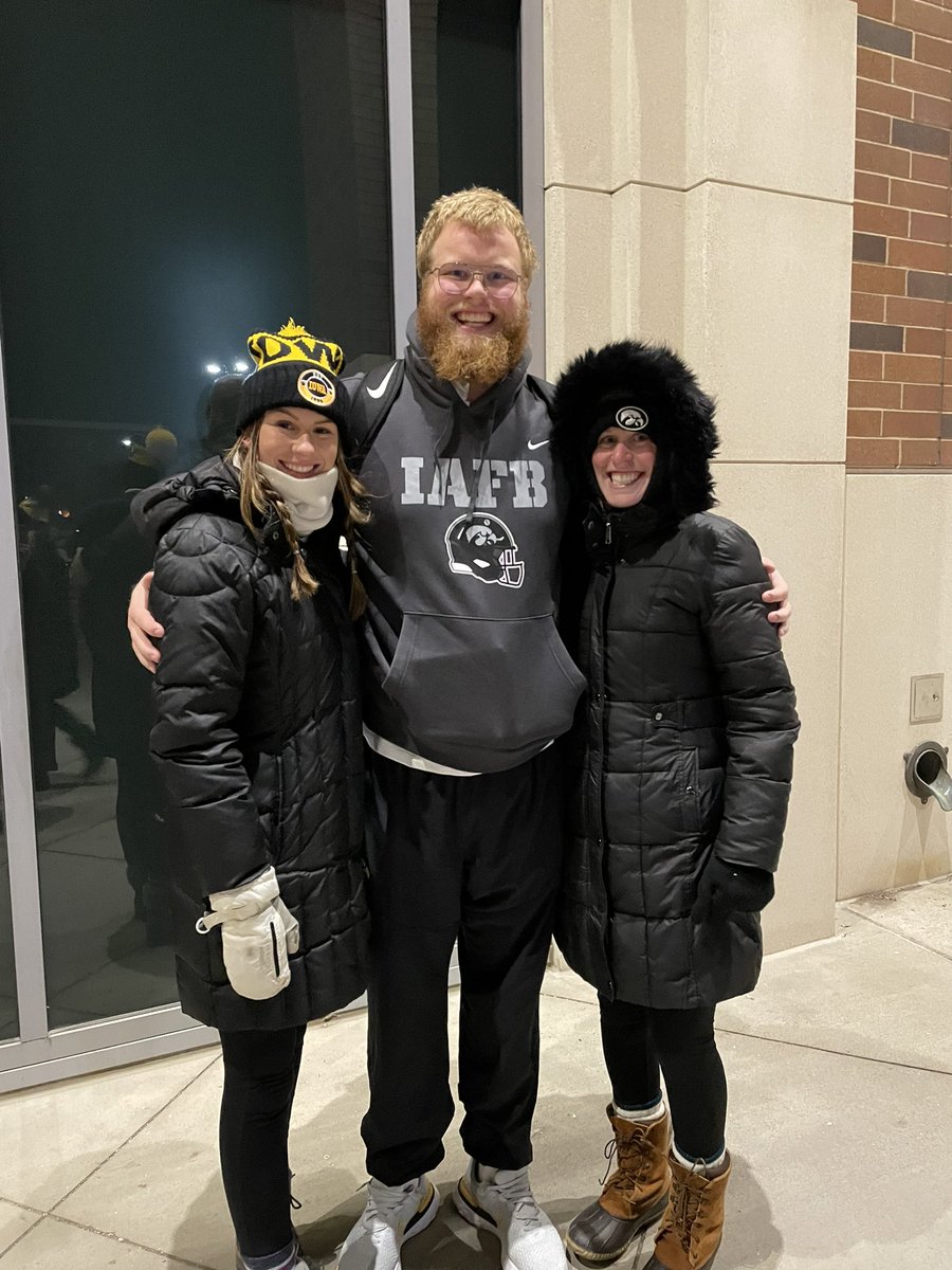 Bay Ports finest, Maddie, Jack, Hattie, surviving the cold and celebrating a Hawkeye victory in Minnesota! #PiratePride #GoHawks