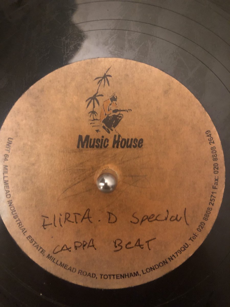 Muscle_D2000's tweet photo. At last I got these Scaredem crew dubs put on mp3 these songs are from 17 years ago When Scaredem was part of real geez gonna upload them on YouTube soon big up @Flirta_D from early @ScaredemCrewUK #Classicdubplates #Realgeez https://t.co/Px7EtFOySd