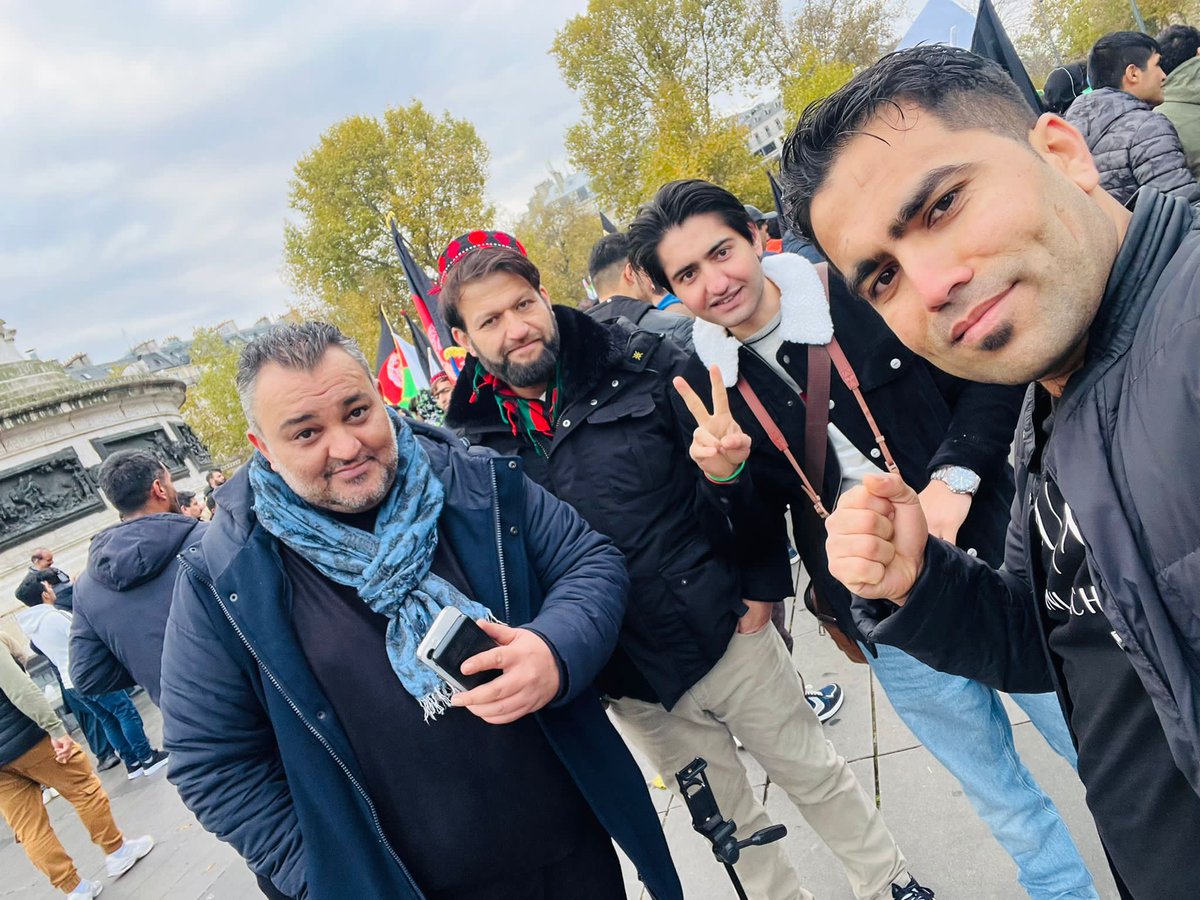 KroenerJess's tweet photo. Congratulations for the successful Protest in Paris ❤️😘

#ptmfrancejalsa #ptmfranceprotest #PtmEurope #PTMZindabad https://t.co/Z2bkfYYHHn