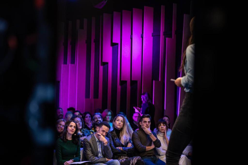 begonavillacis's tweet image. A la cancelación de la izquierda moralista responde la derecha reaccionaria con censura

Y en medio, los libres sufren esta pinza. Nuestra única lucha es que dejen a la gente en paz y vivan sin miedo a expresarse

Censores modernos: odien menos y disfruten más
#ProhibidoProhibir