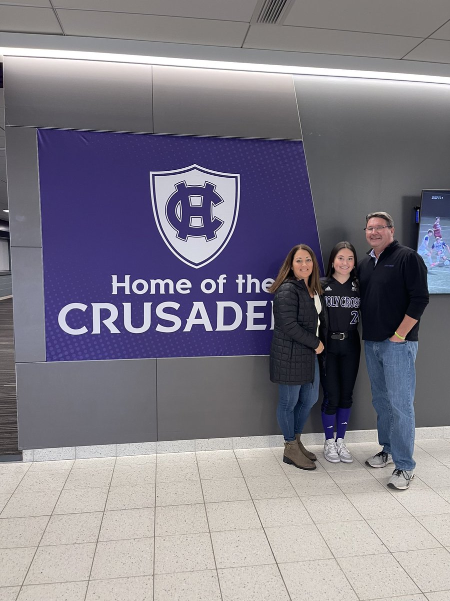Official visit!! Thank you <a href="/HCrossSB/">Holy Cross Softball</a> for hosting me and my family! Can’t wait for the next 4 with these girls!💜💜
<a href="/raiderssbma/">Raiders Softball MA</a>