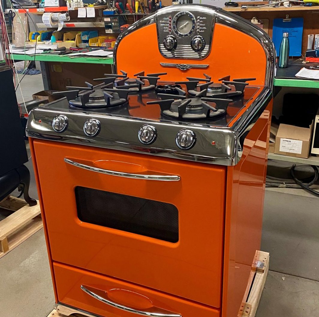 Ready to enrich your custom Elmira project? Add the creation of custom colour for a deeper design experience and a more personalized finished product. Please call us at 800-295-8498 if you’d like to discuss custom colour options.