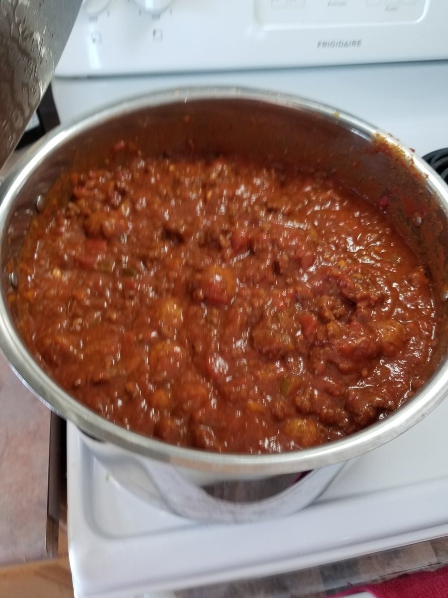 LetsGoFishing73's tweet image. Nothing says cold winter morning like blasting @offspring @sum41 @BillyTalentBand and cranking out an 18qt motherf&apos;ing spaghetti sauce!!
#SpaghettiSunday
