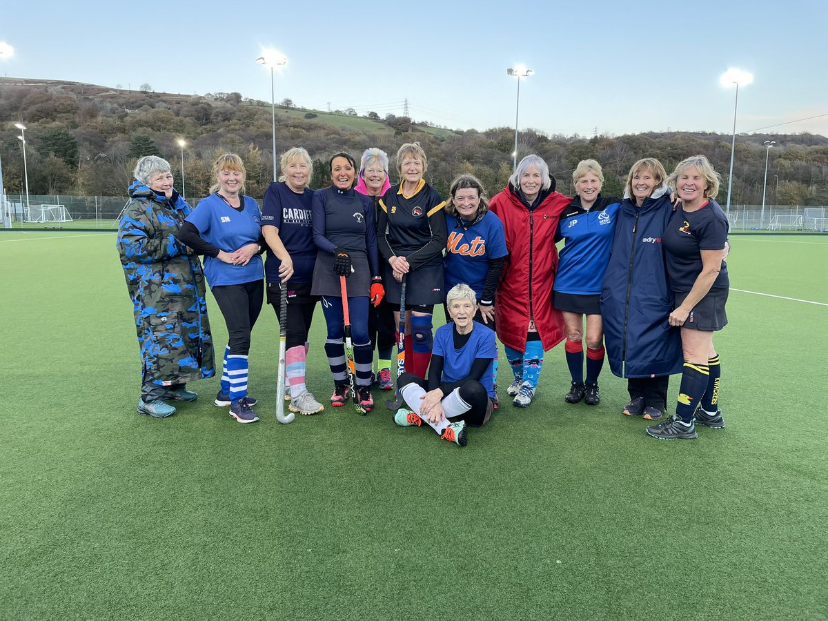 WWMastersHoc65s's tweet photo. Cracking session today from the @WalesLadiesHock #65s what a privilege!!! Great facilities @USWSport & great match with the 🏴 60s to end!! #SundayMotivation ❤️🏑❤️ https://t.co/f0unvRiyR7