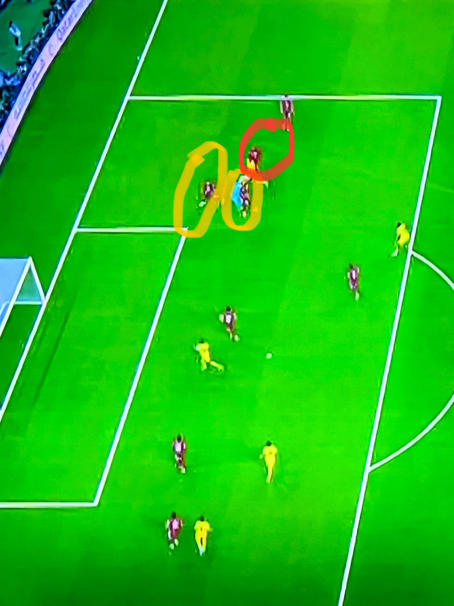 PaulBossJames's tweet photo. @BBCMOTD What about the other defender and goalkeeper???🤔 https://t.co/c263p5T9EJ