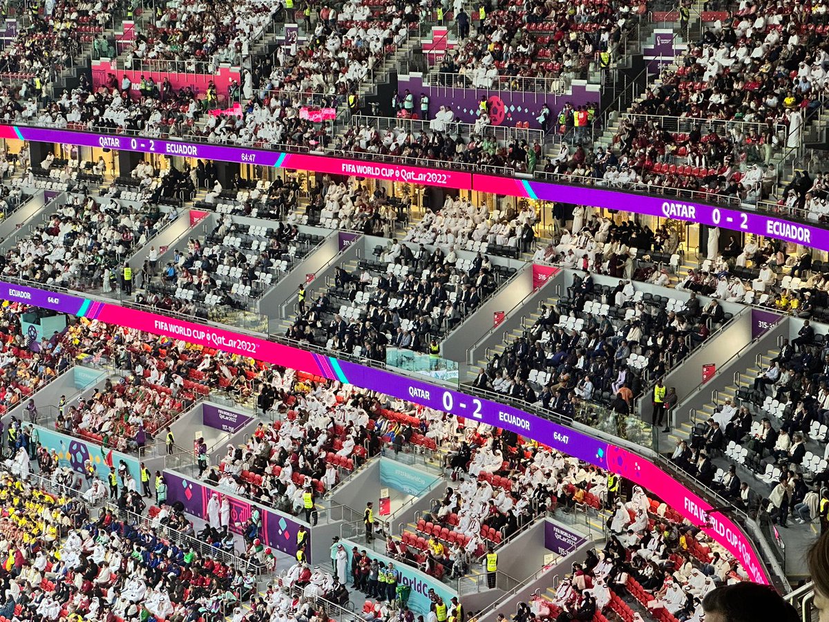 sopitas's tweet photo. 🇶🇦 0-2 🇪🇨 | 69'

El estadio se empieza a quedar vacío, ¿un juego aburrido? ¿Qatar no tiene nivel para un Mundial? O solo iban por JungKook de BTS😕👀

En vivo👉https://t.co/AhJlNjztiC #Qatar22XSopitas #Qatar2022 https://t.co/3BcAAUlSeh