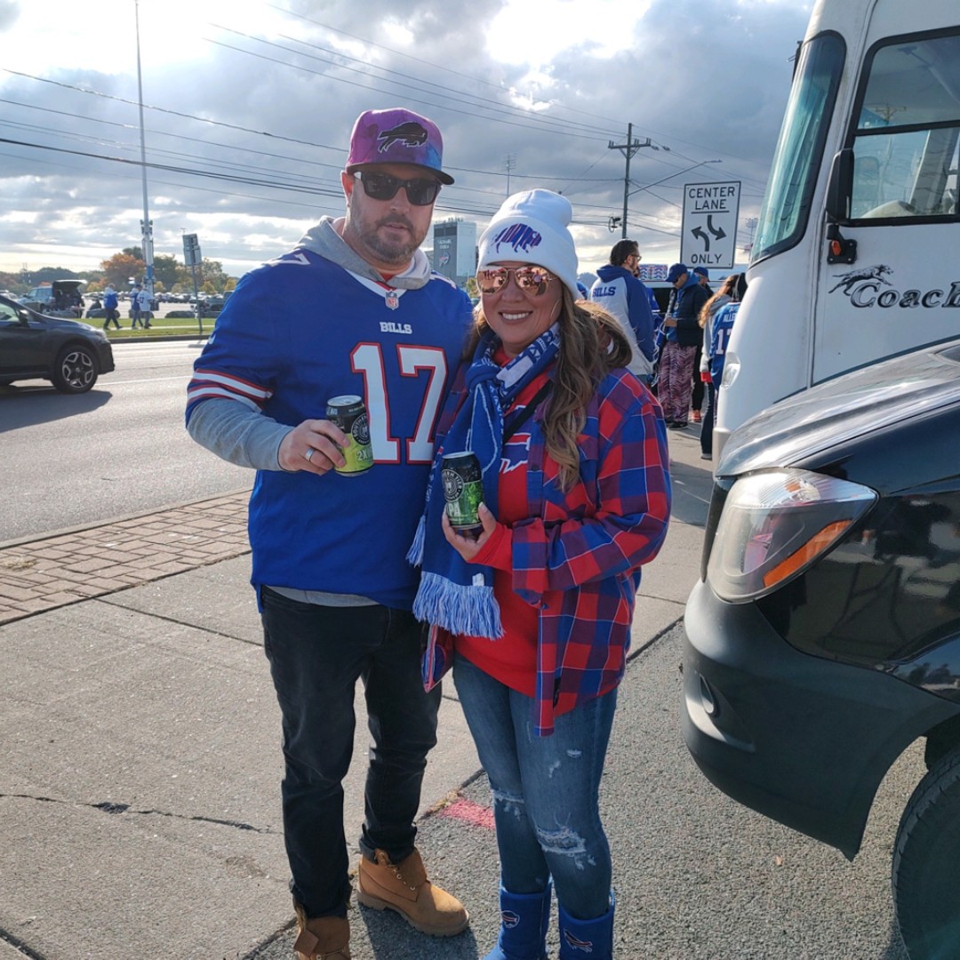 stbcbeer's tweet photo. They may have moved the game today, but in two of our favorite cities any game can be a home game. Let's win the tailgate and hunker down for another football Sunday!
#bringtheflavor #overpackd #stbcbeer https://t.co/DEVMjhWdmW
