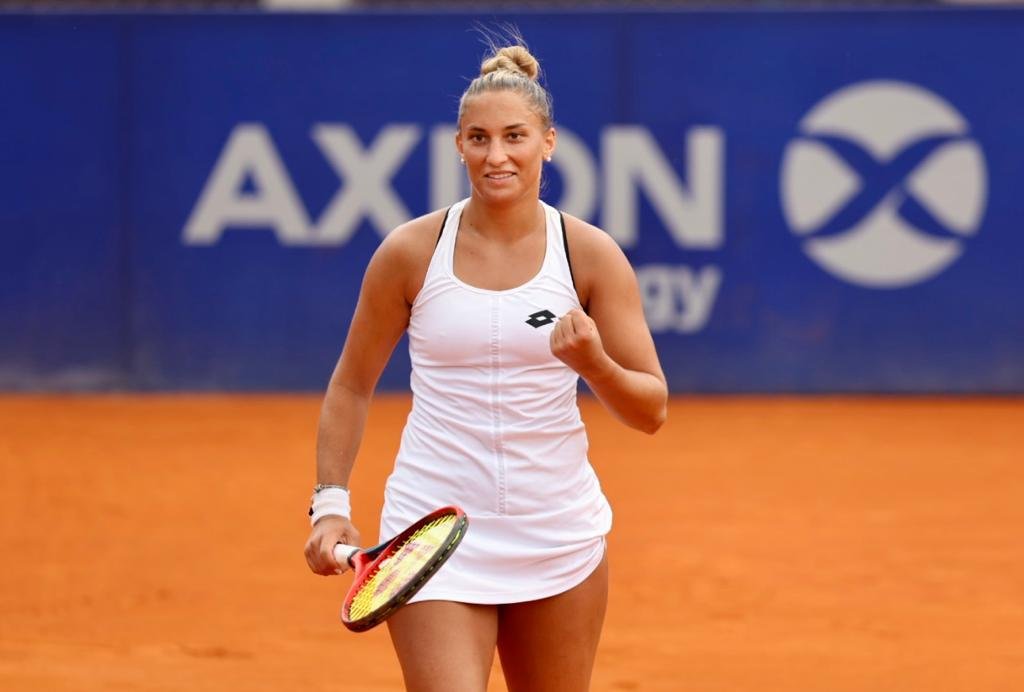 iebmasargopen's tweet photo. ¡Panna Udvardy 🇭🇺 CAMPEONA DEL #ArgOpenWTA! 🏆

La húngara de 24 años jugó un gran tenis y venció en la final a Danka Kovinic 🇲🇪 por 6-4 6-1

¡Felicitaciones! 🙌 https://t.co/FXeKcBAmaI