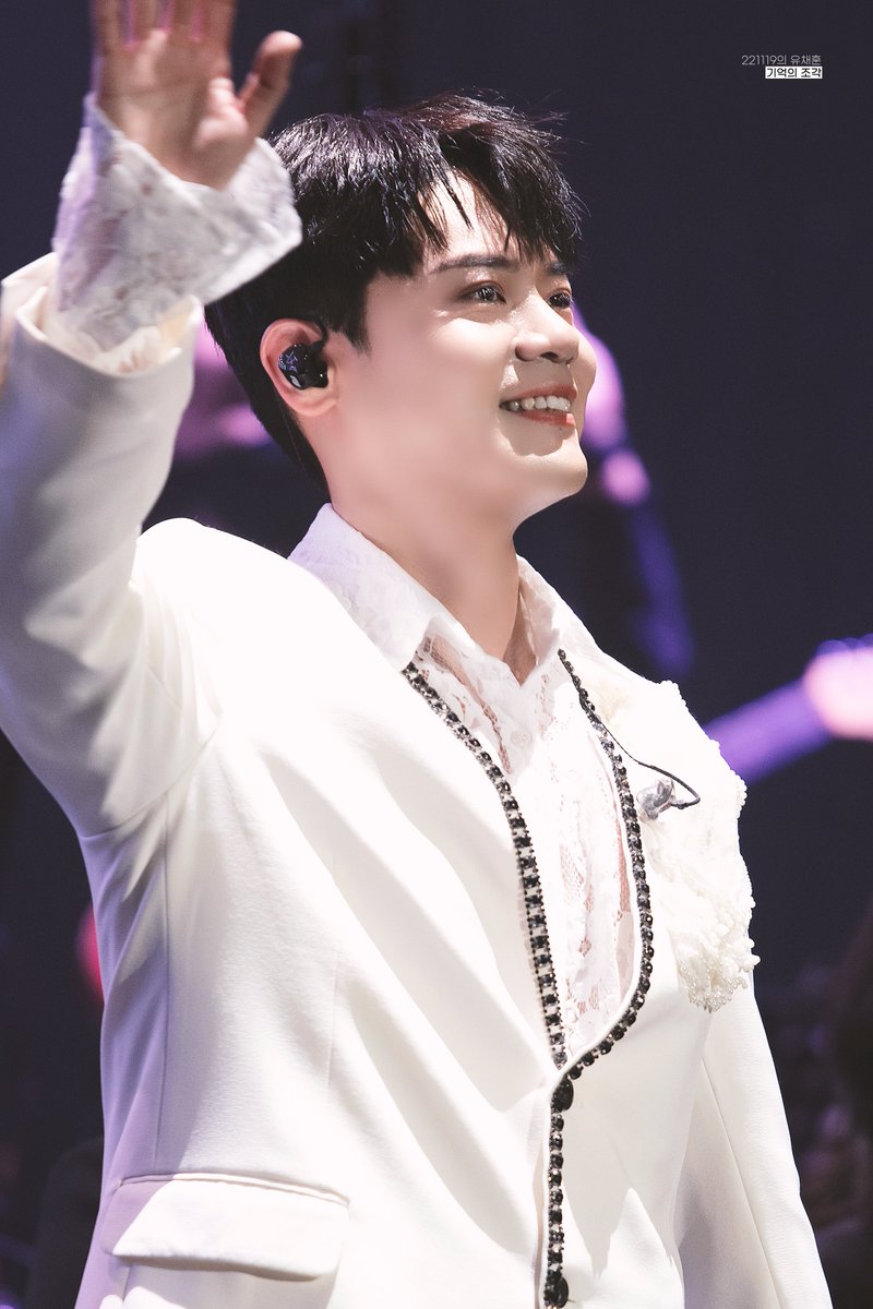 piece_mxx's tweet photo. 221119 라포엠 단독 콘서트 [LA POEM SYMPHONY] - 서울
유채훈 1pic.
#라포엠 #유채훈

왕자 퇴장! https://t.co/XTqm15JlEV
