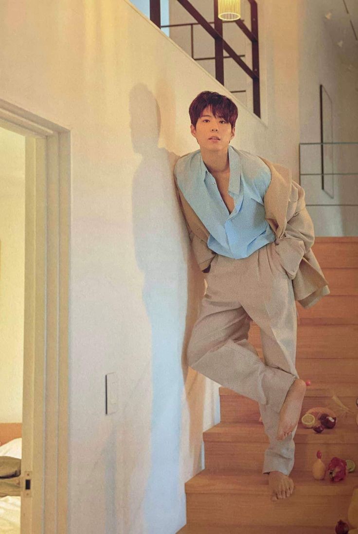 couldn't find hd scans of these pics 😭
#bogum #parkbogum #feet #foot #toes #malefeet #malefoot #asianfeet #koreanfeet #kpopfeet