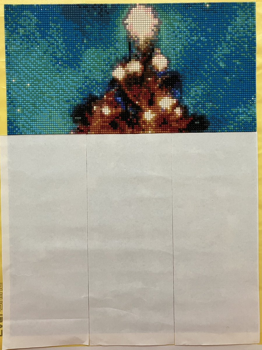 9作品目の進捗🎄✨
昨日と今日で少しだけ進められた✨今回の作品は今までで1番ミチミチかもしれない🙄

＃ダイヤモンドアート