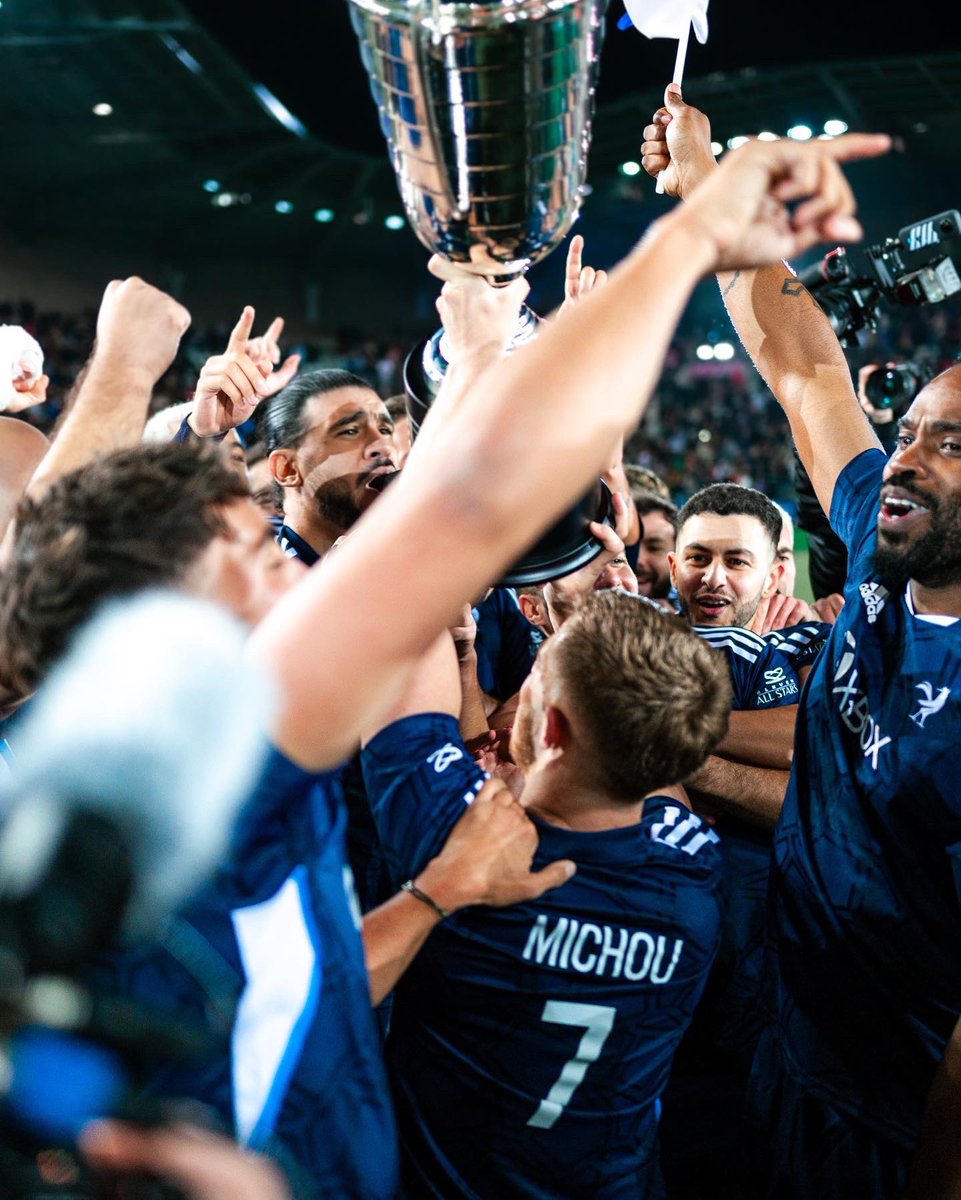 Michoucroute_'s tweet photo. Ce Week-End de fou pour moi 🥹
La soirée d’ouverture d’un des plus gros projets de mon gars sûr Inox.
Le match France-Espagne qui réalise un de mes rêves de gosses.
Sortie d’un nouveau clip après 2 ans sans faire de musique, et le son sera dans Just Dance 🙏🏼❤️ https://t.co/LNlToO4vQm