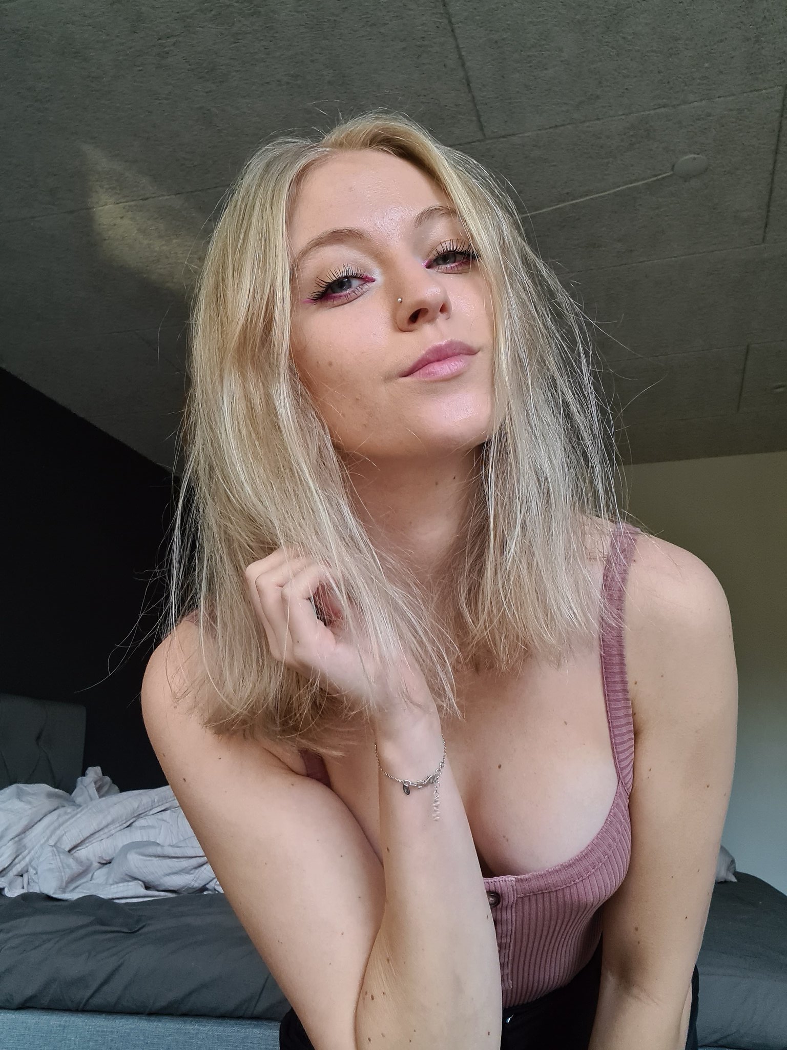 katrine on X: Productivity is high today! Recorded two videos and are now  editing one of them 😌 Happy meeee ❤️ t.coGFyUJ3gtHX  X