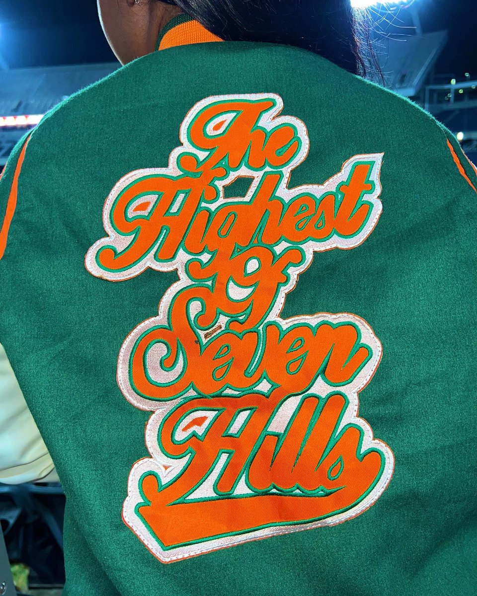 kijane___'s tweet photo. I got snakes in my closet ima rattler 🐍💚🧡 #famu #classic #classicweekend https://t.co/Dg20CSYkDt