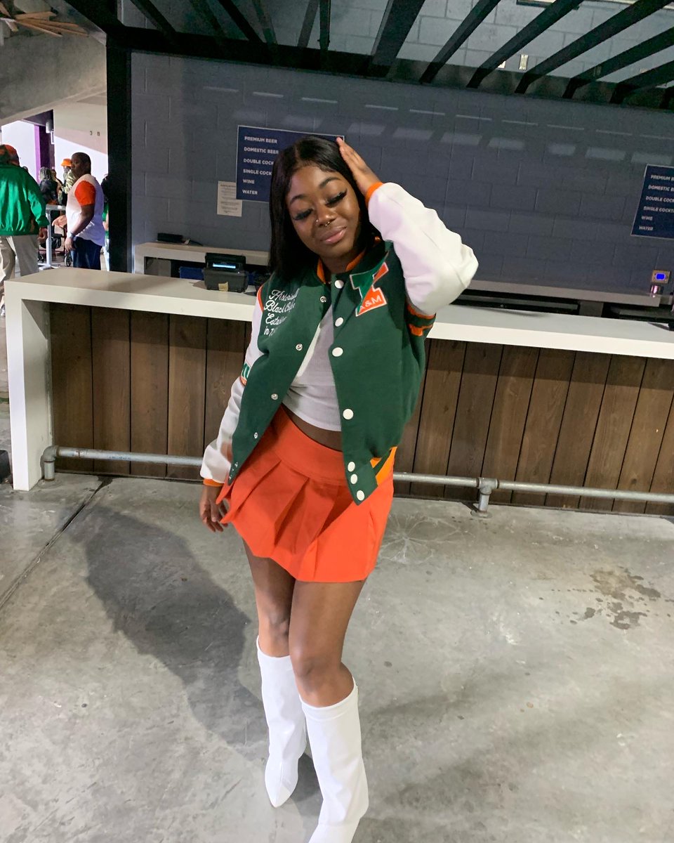 kijane___'s tweet photo. I got snakes in my closet ima rattler 🐍💚🧡 #famu #classic #classicweekend https://t.co/Dg20CSYkDt