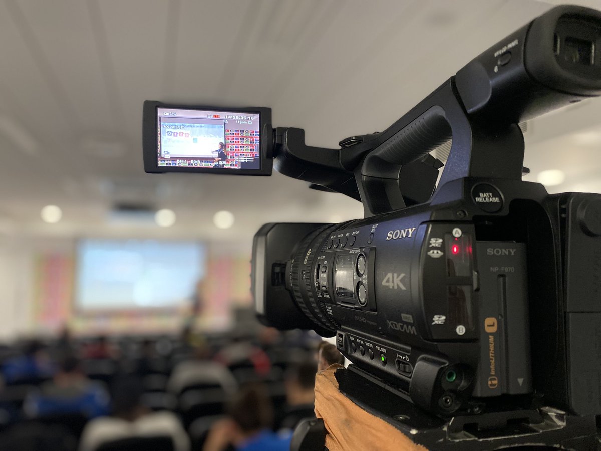 Excellent Relative Age evening from <a href="/AbbieFisheer/">Abbie</a> at <a href="/SouthamptonFC/">Southampton FC</a> this week.

Coaches from all over <a href="/HampshireFA/">Hampshire FA</a> came in to experience our foundation phase train in:
🧮 Relative Age Bandings
👕 Shirt Ordered Groups

We look forward to inviting coaches and teams back next Easter