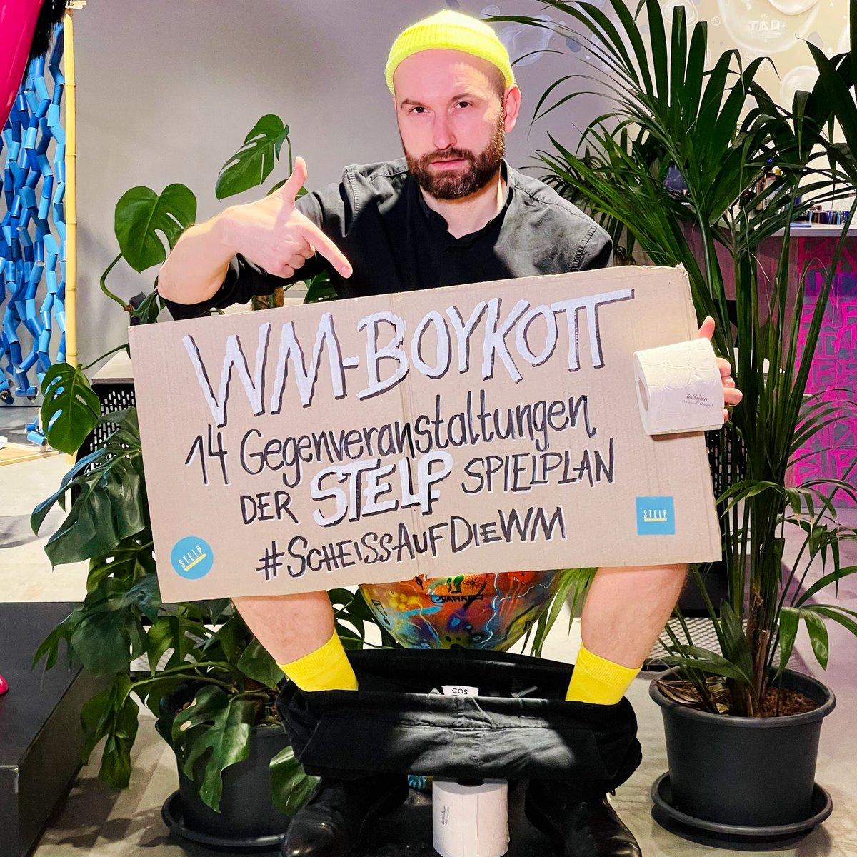 Statement setzen auf der Kloschüssel 💩 #ScheissAufDieWM

Drüben bei #STELP auf IG gibt’s den alternativen Spielplan für die kommenden Tage 👏

ℹ️ instagram.com/p/ClMOMiSLVn1/…