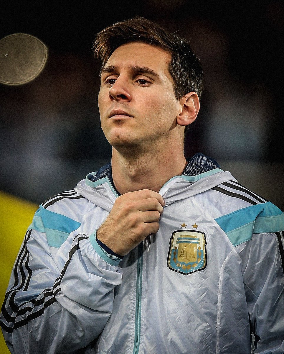 🗣️ Cristiano Romero: “Leo Messi never says ‘I'm the greatest’ and this is what makes him the greatest ever.”