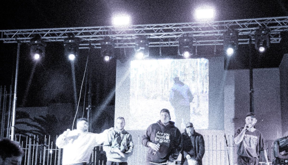 Este viernes con mis pibes de <a href="/akcbrising/">AKCB 🔫</a> fue otro rollo, agradecido por haber compartido escenario con ellos