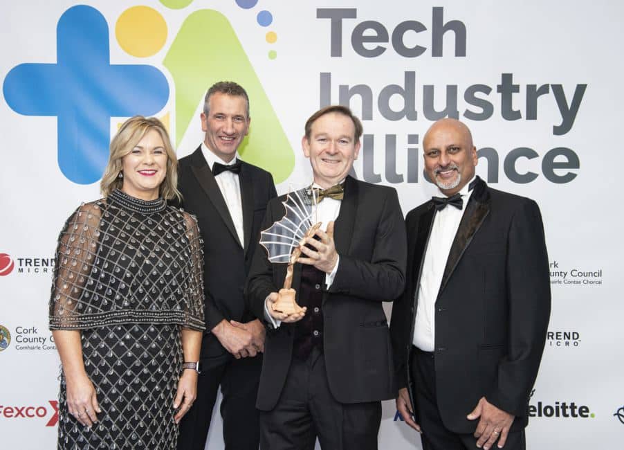 EI_theUSA's tweet photo. Andrew O’Shaughnessy, Founder of @PoppuloSays is named Tech Person of the Year at Cork’s 2022 Leaders Awards, sponsored by @Entirl.

O’Shaughnessy was recognized for his pioneering work in founding and scaling the employee communications platform.

#InnovationattheEdge https://t.co/zWJhlYu3xC