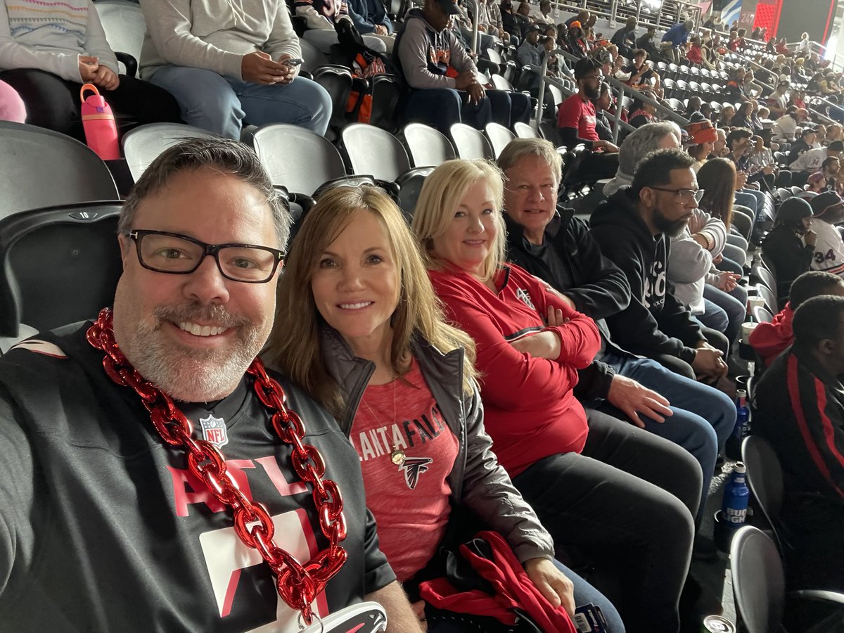 BrettManATL's tweet photo. Let’s go Falcons!! Beat them Bears! #RiseUp #DirtyBirds https://t.co/Q7Qmeeq4iA