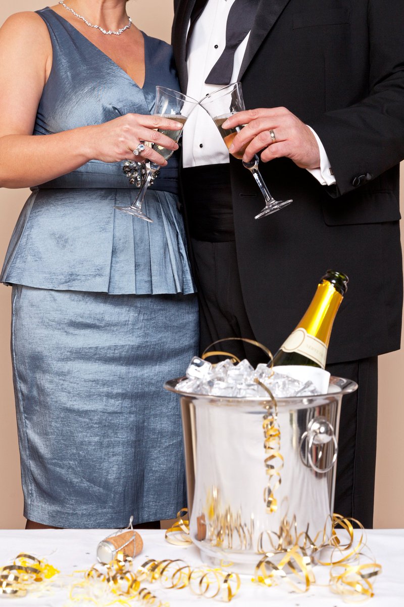 DaveWestfall's tweet photo. The New Year is all about fresh starts. Imagine waking up #married in 2023! With New Year's Eve #elopement packages that can be a reality! Read more in our new blog post at: https://t.co/wAJuJk44YQ https://t.co/2q2AJLhJhQ