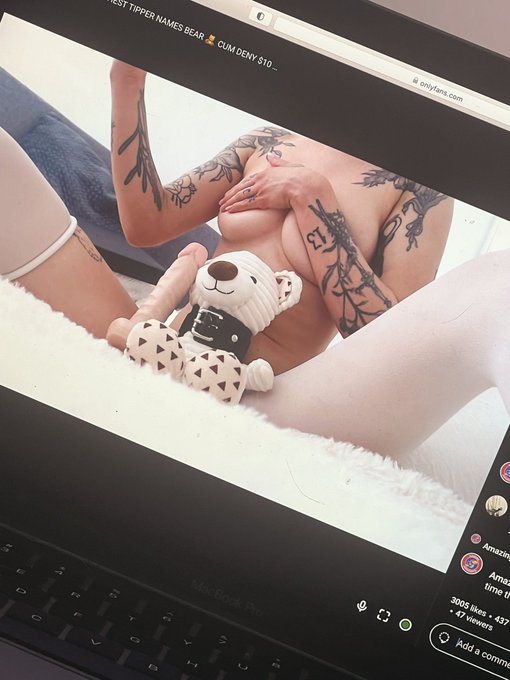 I love my livestreams https://t.co/NdCM5mMyaE