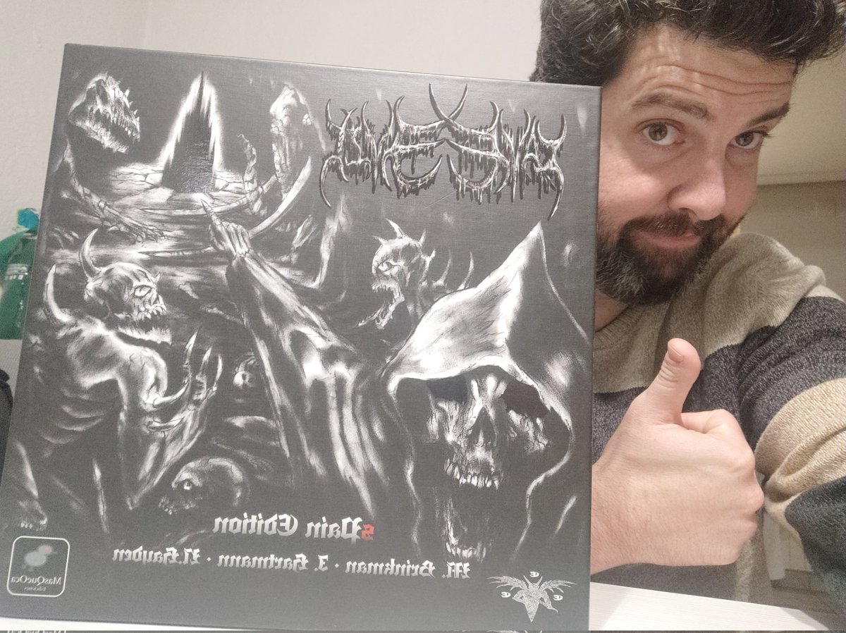BraisLo14's tweet photo. #CaveEvil es la caña. En serio, no entiendo que hace en el puesto 3.000 de la BGG. Además, yo no he visto una edición en la que se haya puesto más mimo que en esta movida. @MasQueOca mis dieces. El manual desprende cariño y amor por el juego. Olé por la sPain edition. https://t.co/33G4eakhhn