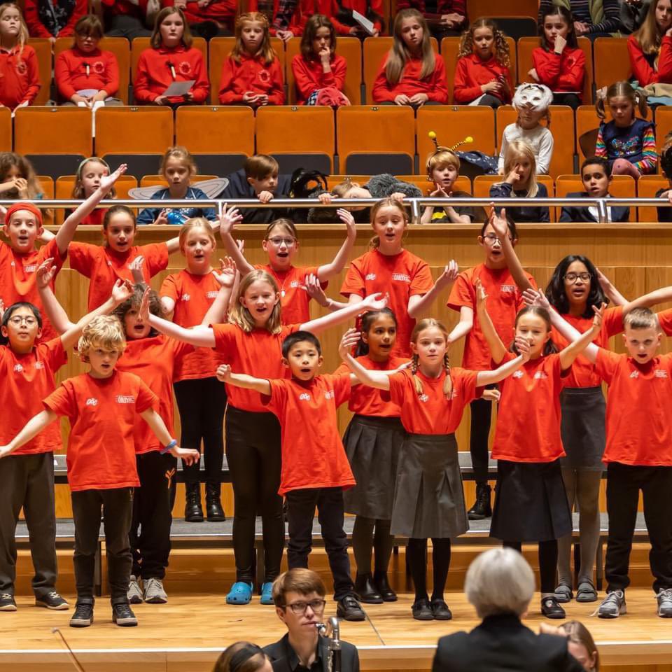 ViljarLubi's tweet photo. Fantastic performances by Sten Heinoja and Marcel Johannes Kits, two young men provided an unforgettable evening. As did close to 200 British kids a few hour earlier singing songs from Pärt’s earlier years, also in Estonian! #PärtOxFest in full swing. Also our #popupembassy https://t.co/yyzFBudCI5