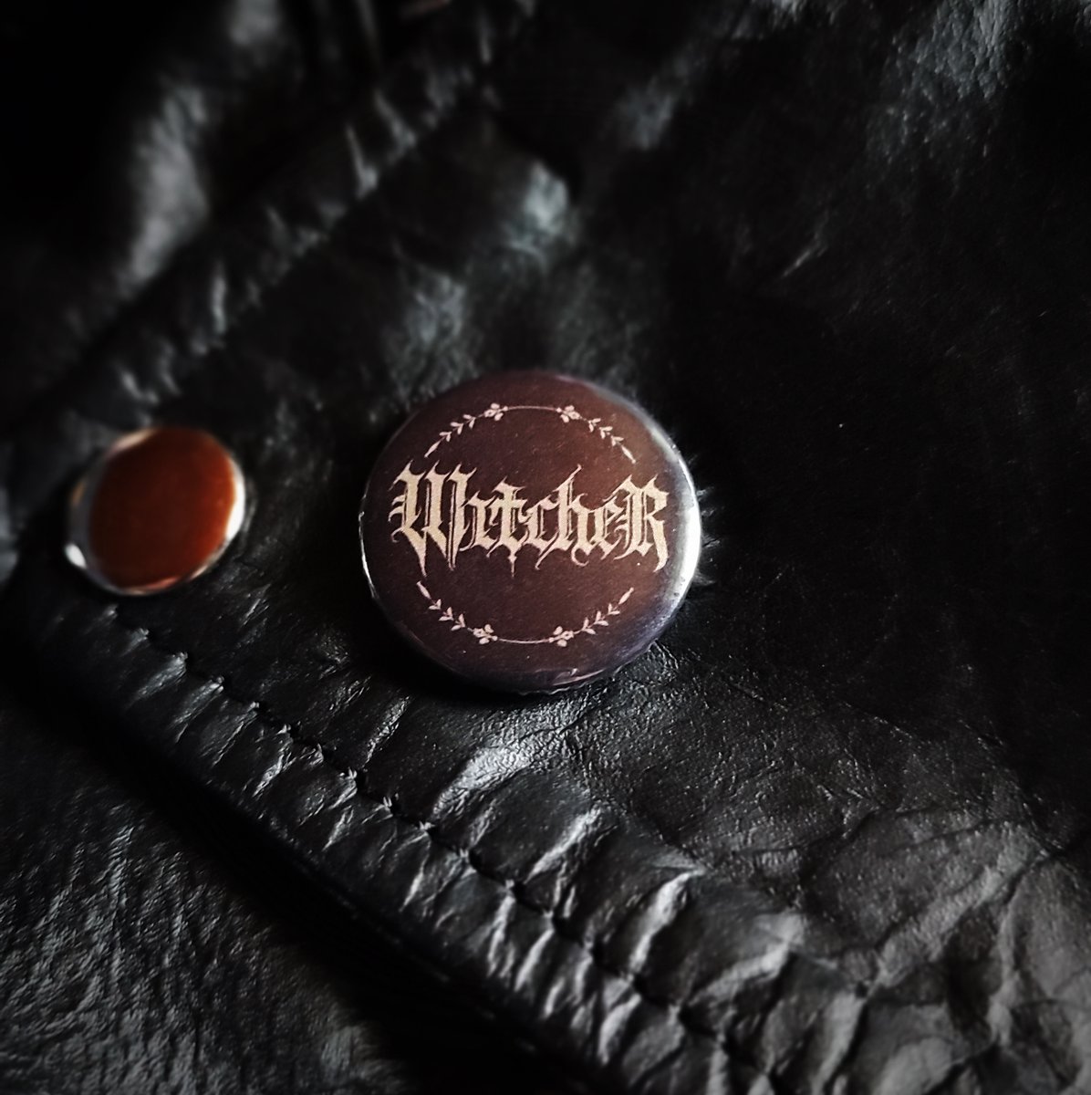 New and free WitcheR pins for for the orders... 🤘

#witcher #witcherband #pin #pins #merch #blackmetal #atmosphericblackmetal #symphonicblackmetal