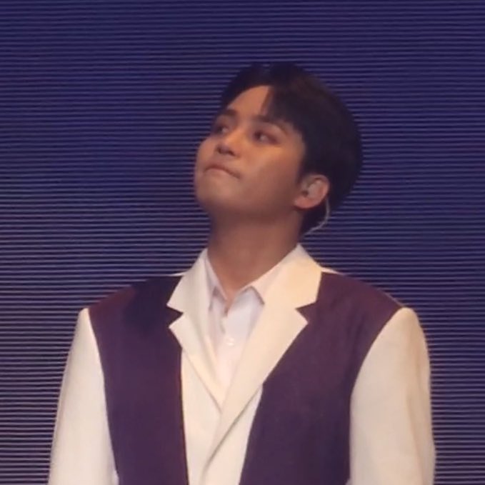 cjongholoops's tweet photo. HES SO CUTE I CAN'T https://t.co/SCuv1WrE4S