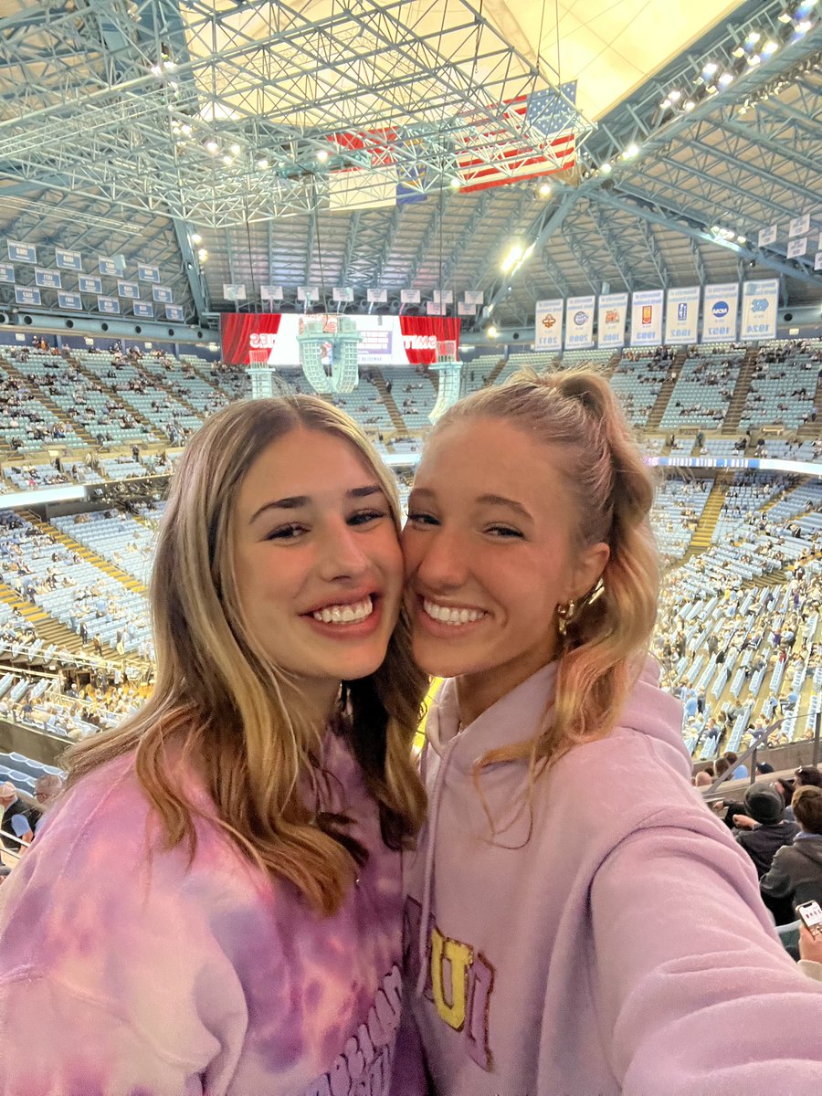 Laurenn_walker's tweet photo. At the JMU vs UNC game! Go dukes! π #01FA22 #EDUC200 @LocalSmartsEdu https://t.co/vXaP2r17LK