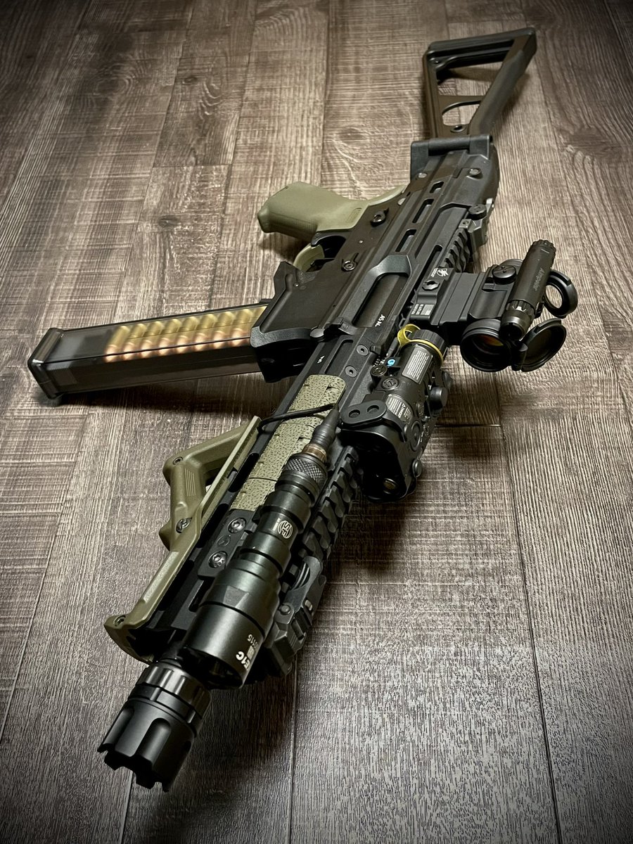 mizz0418's tweet photo. 新しく銃を買うと、一度はまず盛ってみる🤣

 #pcc45 https://t.co/sw4O7lPSZM