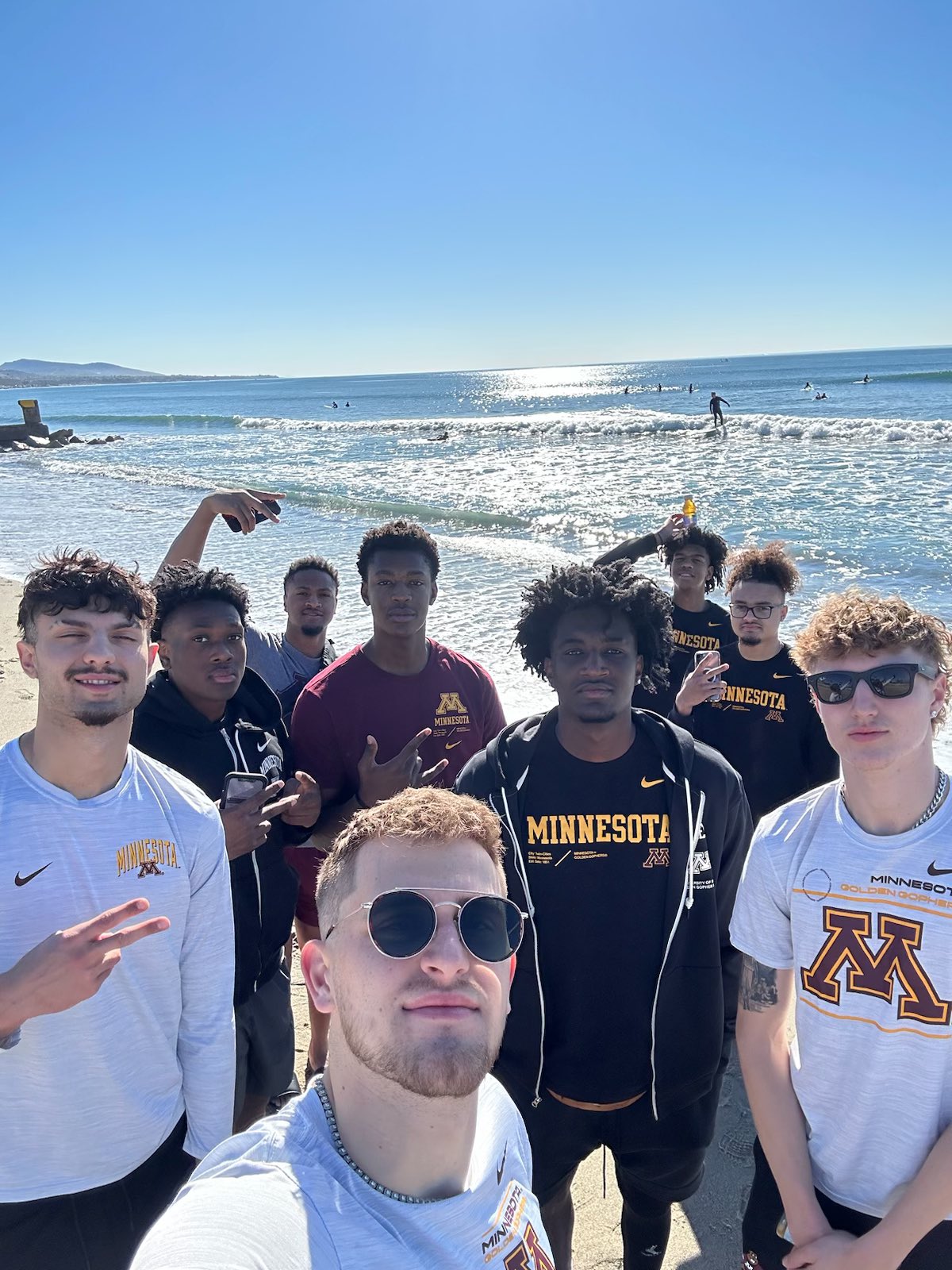 Minnesota Men s Basketball On Twitter Started Our Day In The Beach minnesota-men-s-basketball-on-twitter-started-our-day-in-the-beach
