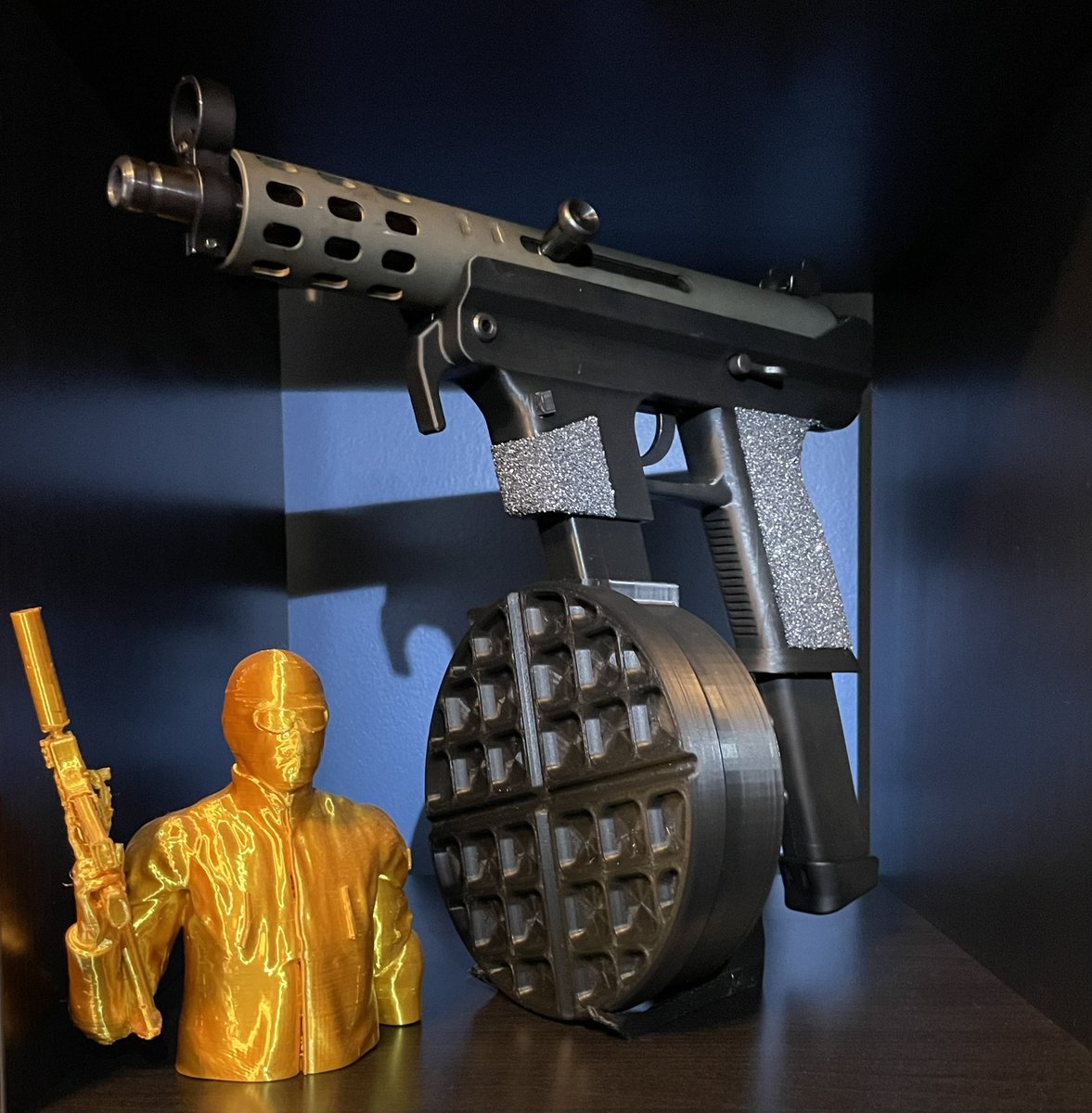 guttercheese's tweet photo. Belgian Waffle DRUM cover by @Laffs_Dynamics #3DPG #2A #pewpew #AP9 https://t.co/zlWrMLoXum