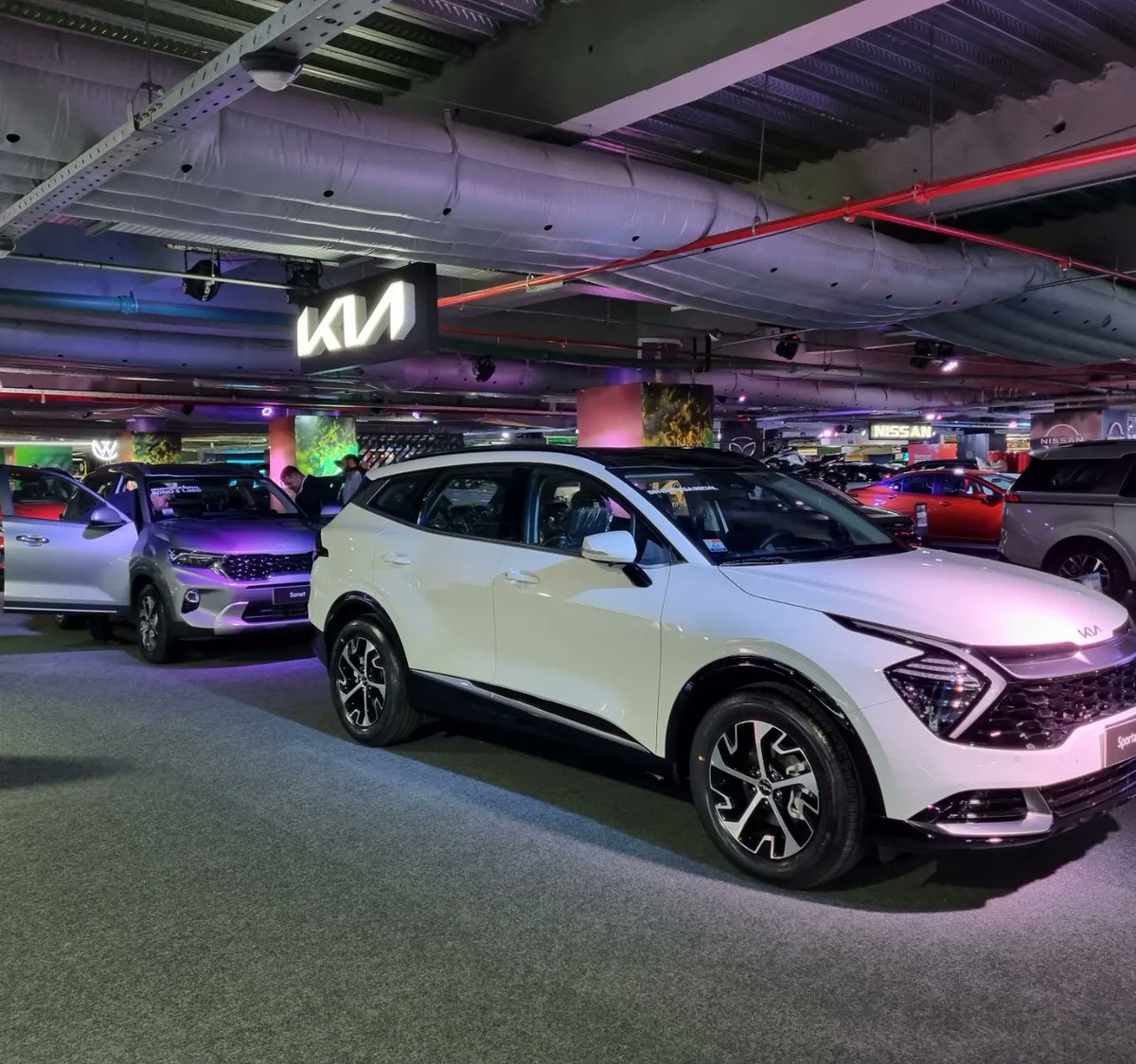 PyUniversitaria's tweet photo. ¿ Ya pasaste a mirar la variedad de vehículos 0km en #cadammotorshow ?
Te esperamos hoy hasta las 22:00 horas en el estacionamiento nivel -3 del Paseo La Galería 😉
#CréditoRodadoCU 🚘 #Auto0km #CadamMotorShow2022 https://t.co/lPdlykfmas
