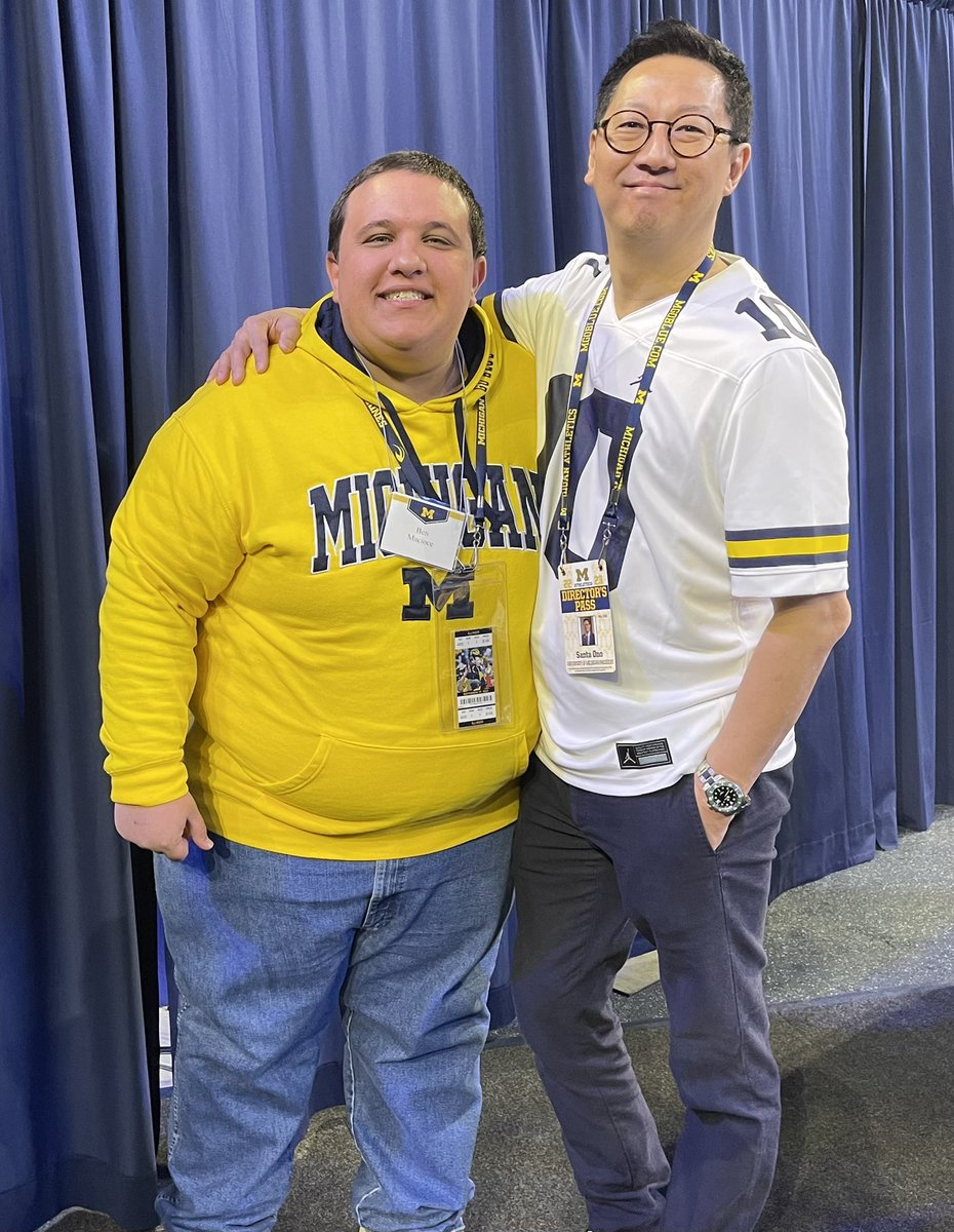 BenMace's tweet photo. It was great to meet and chat with @UMich President @SantaJOno before the final @UMichFootball home game of 2022. Look forward to connecting again in the future! #WelcometoMichigan #GoBlue 〽️ https://t.co/WGdTuEUJzr