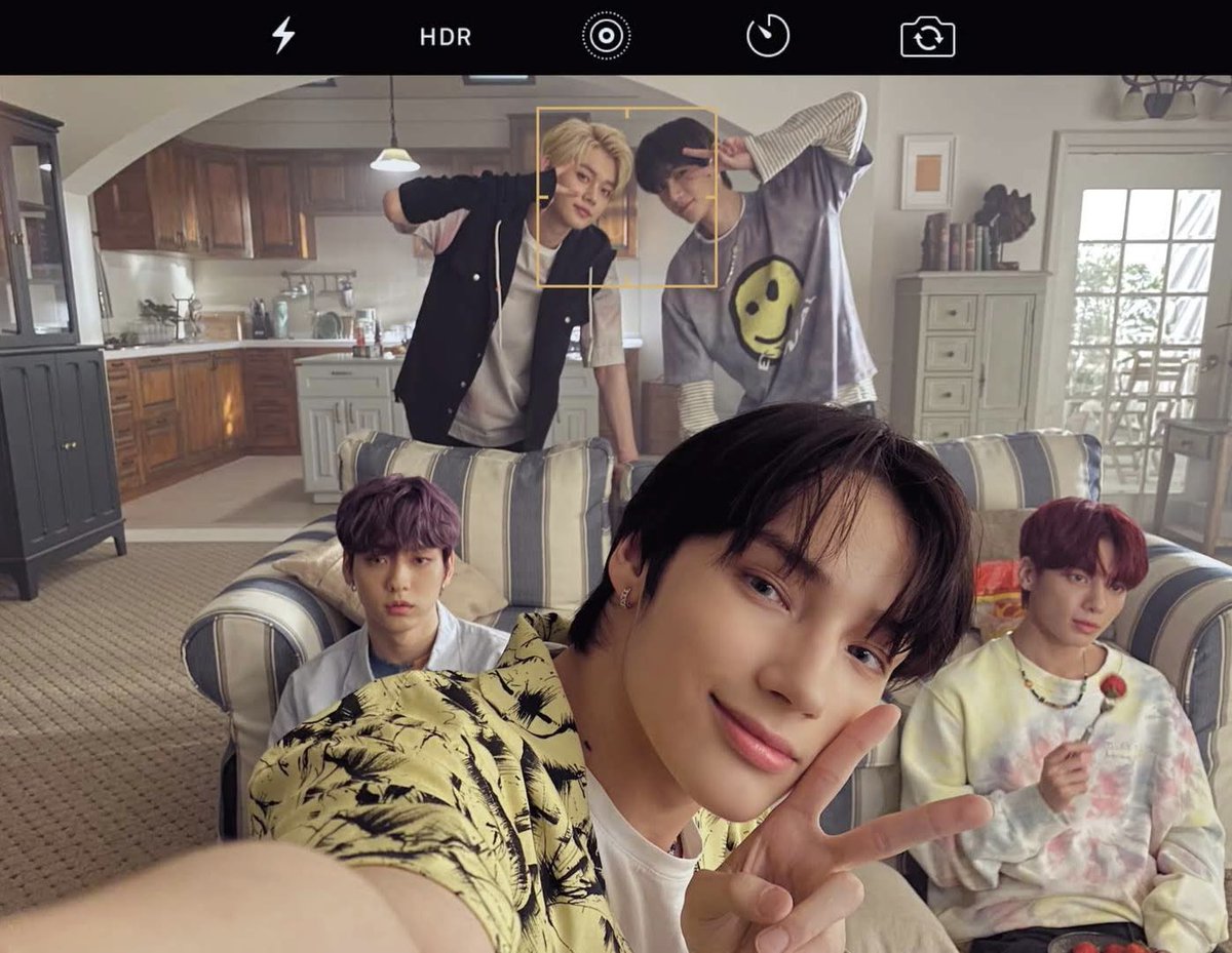 ikilsoob's tweet photo. I'm voting for TOMORROW X TOGETHER (@TXT_members) for Favorite K-Pop Artist at the #AMAs https://t.co/bacsvdgMcz