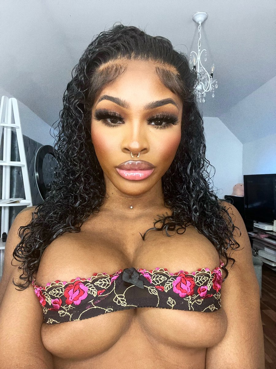 Milan🤍 on Twitter: "RT @milandior3: Feeling busty"