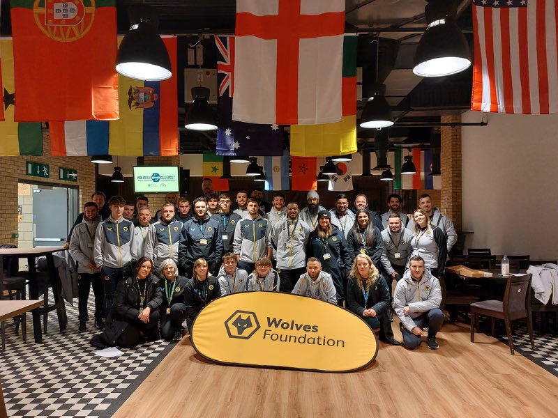 MarnieRich74's tweet image. Had a great time volunteering at the Molineux Sleepout with the #wolvesfoundation and meeting Wolverhampton’s finest singer @Jaki_Graham, what a lovely lady