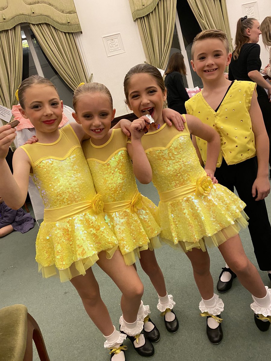 Laura__Fall's tweet image. Laila and her friends took part in their first dance show since the pandemic. They were all wonderful and had lots of fun @OPAK_3EC