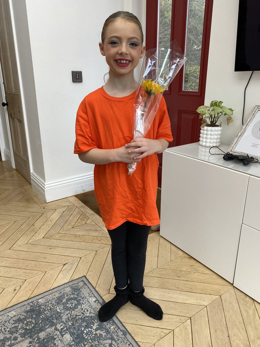 Laura__Fall's tweet image. Laila and her friends took part in their first dance show since the pandemic. They were all wonderful and had lots of fun @OPAK_3EC