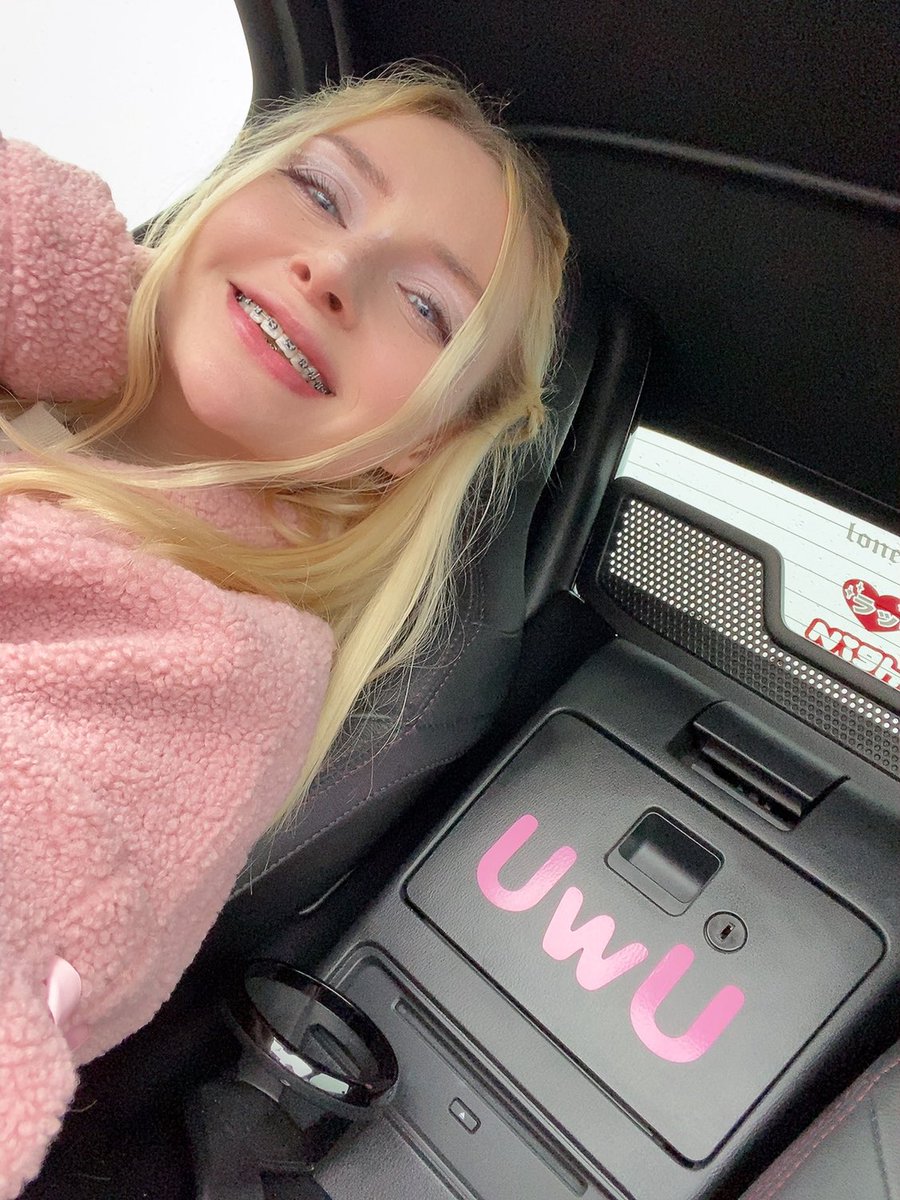 ashton 💫 tweet media