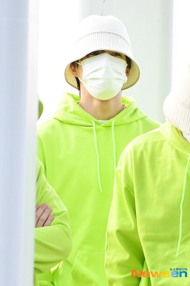 SM_NCT tweet media