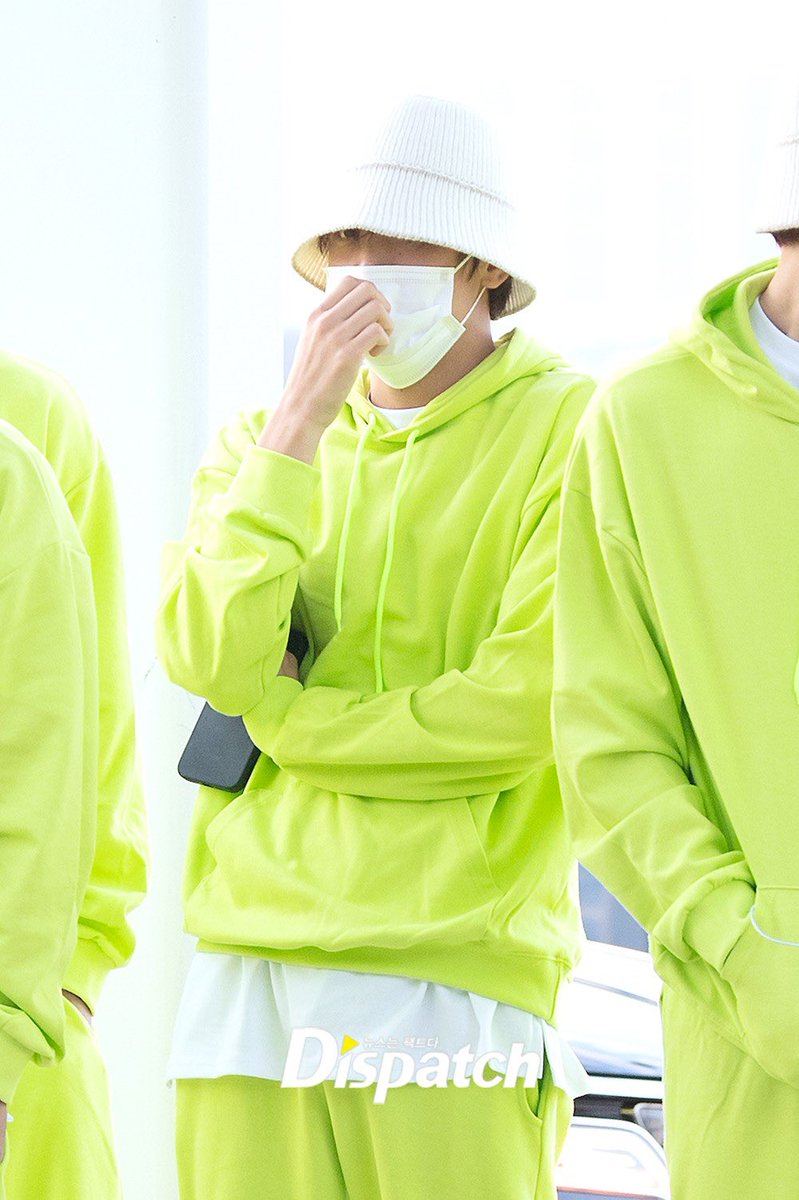 [PRESS] 221121 #NCTDREAM at Incheon International Airport on the way to Nagoya, Japan for NCT DREAM TOUR 'THE DREAM SHOW2 : In A DREAM' in Nagoya

#HAECHAN