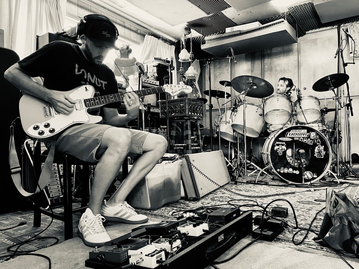 VertCollapse's tweet photo. We’ve been working hard to get this music ready for YOU❤️and couldn’t be more thrilled to announce that our first Vertical Collapse single will be available worldwide on 11/25/2022! 
#supportlocalmusic #localmusic #recordingstudio https://t.co/Rpa6stHzhR