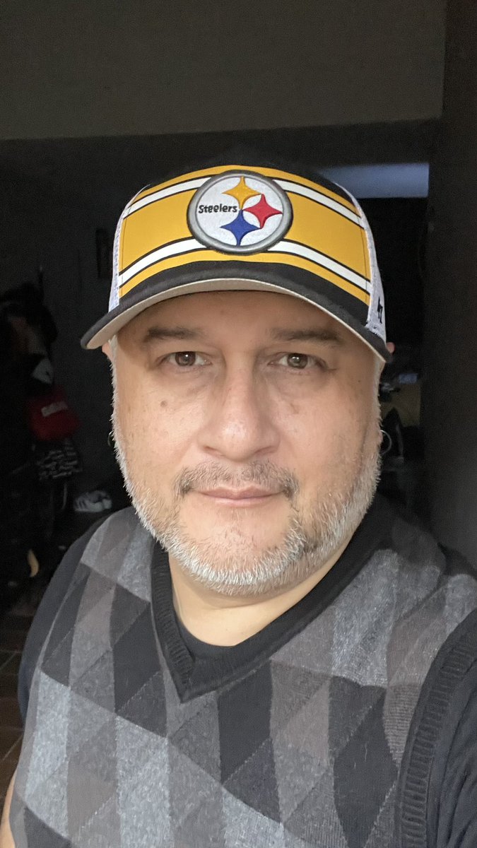 RichyCast's tweet photo. Saludos a todos los fans de los #Steelers y a los locutores de #tupasecompleto vamos a ganar! https://t.co/kfLxlo5mGt